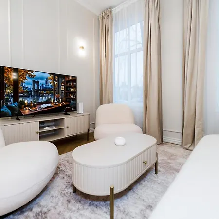 Spacious 2 Bedroom Apartment, アパート リガ