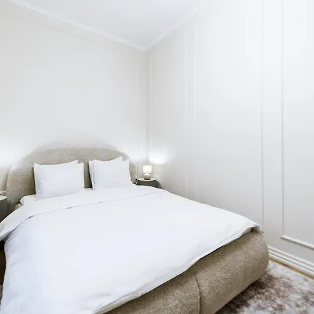 Spacious 2 Bedroom Apartment, リガ