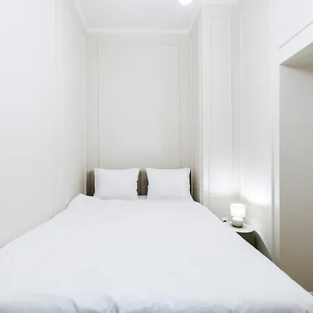 Spacious 2 Bedroom Apartment, リガ