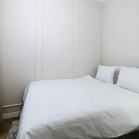 Spacious 2 Bedroom Apartment, アパート *